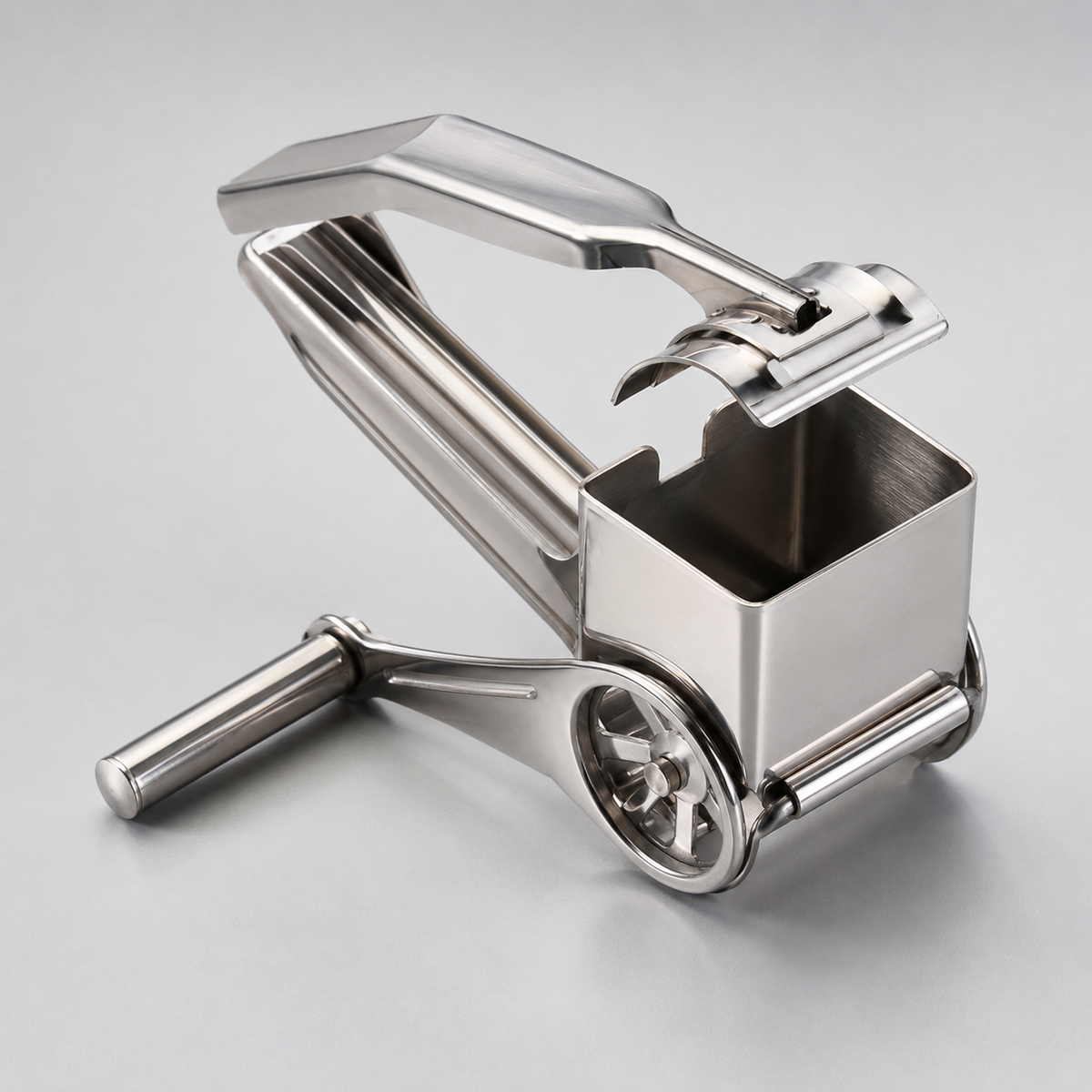 Rotary cheese grater with drum